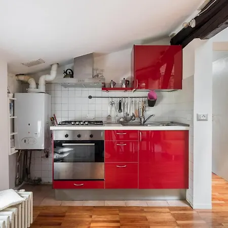 Apartment La Mansarda Di Via Zamboni By Wonderful Italy