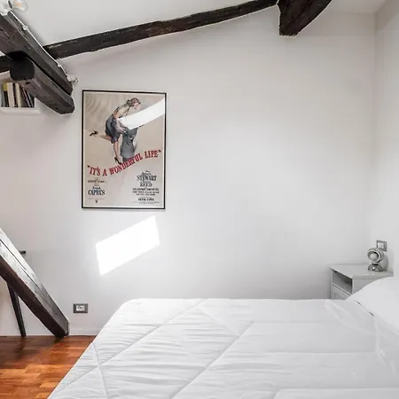 Apartment La Mansarda Di Via Zamboni By Wonderful Italy Bologna