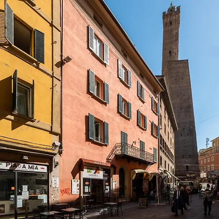 La Mansarda Di Via Zamboni By Wonderful Italy Daire