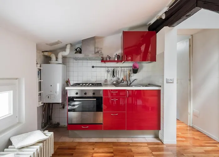 Apartment La Mansarda Di Via Zamboni By Wonderful Italy